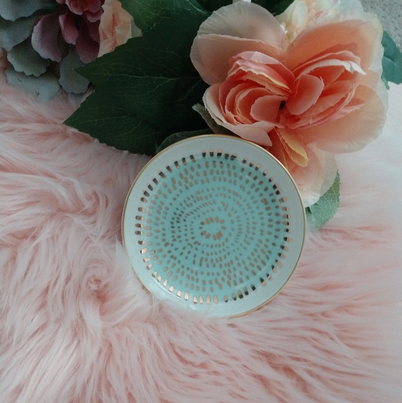 Jewelry - Beautiful Jewelry Dish